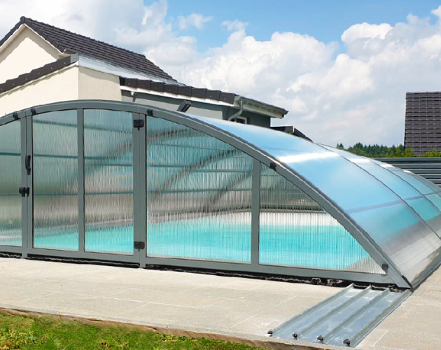 abri de piscine mi haut hestia