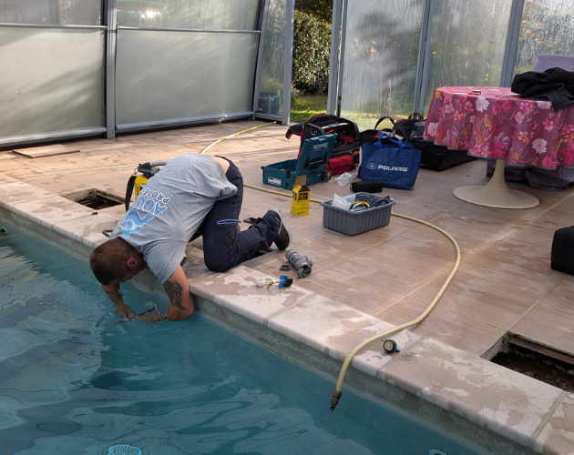 intervention équipe aqua protect fuite piscine