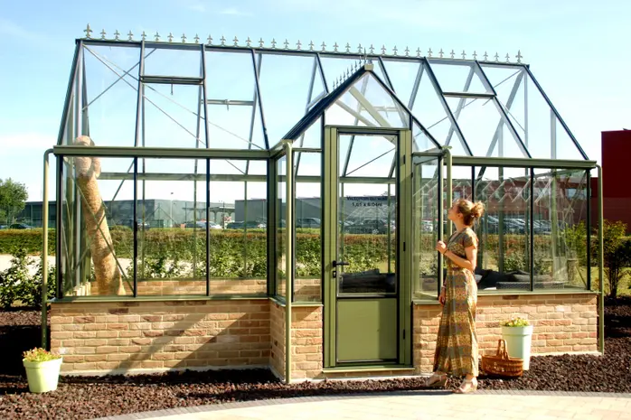 serre de jardin en aluminium euro victorian on wall